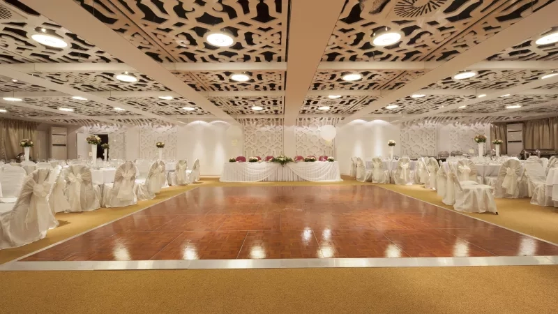 Indoor view of the banquet hall at the Holiday Inn Melbourne Airport.