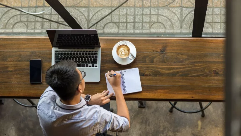 laptop-with-coffee
